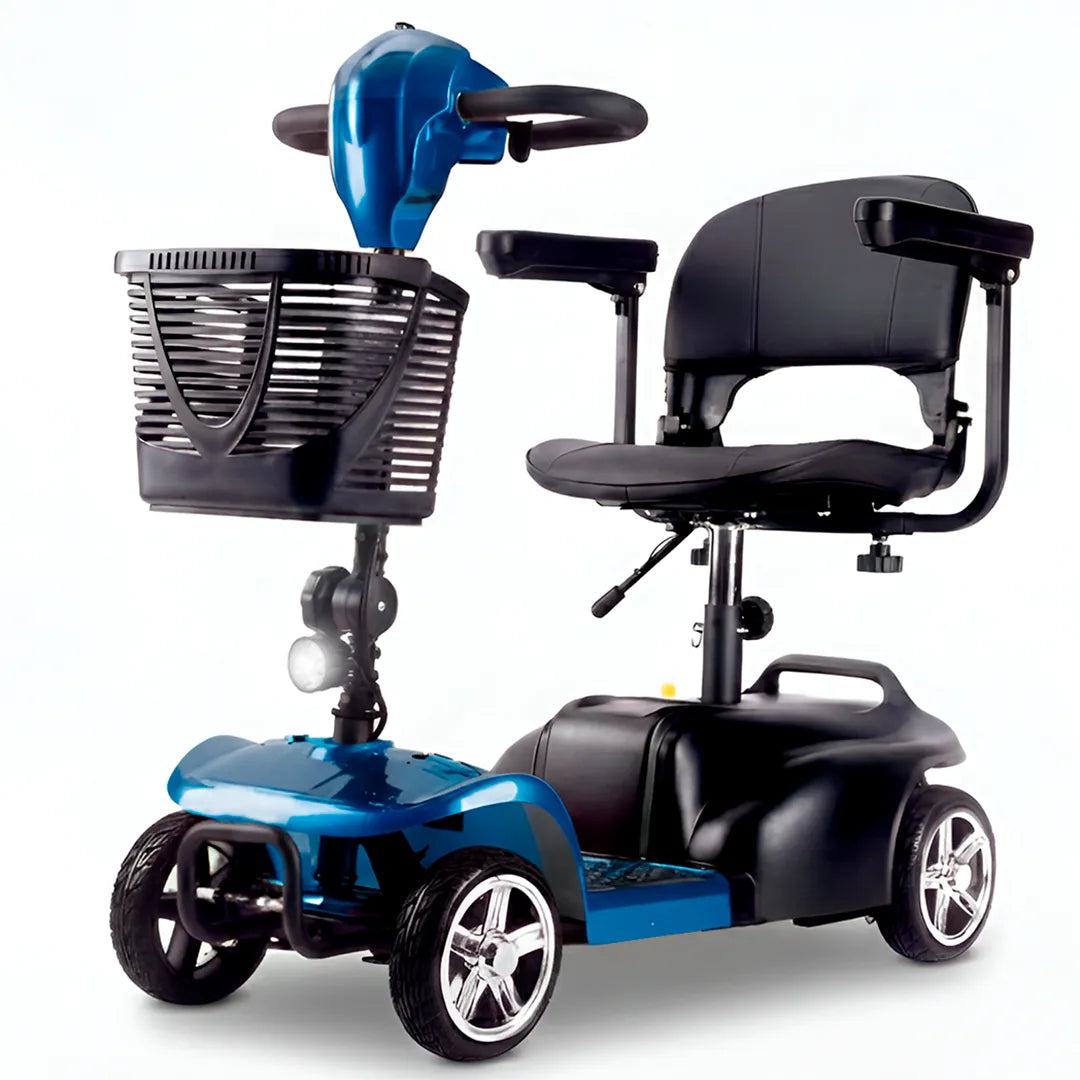 Scooter eléctrico de 4 ruedas para personas mayores, con cesta delantera negra, asiento acolchado con reposabrazos abatibles y faro LED frontal sobre fondo blanco dortomedical
