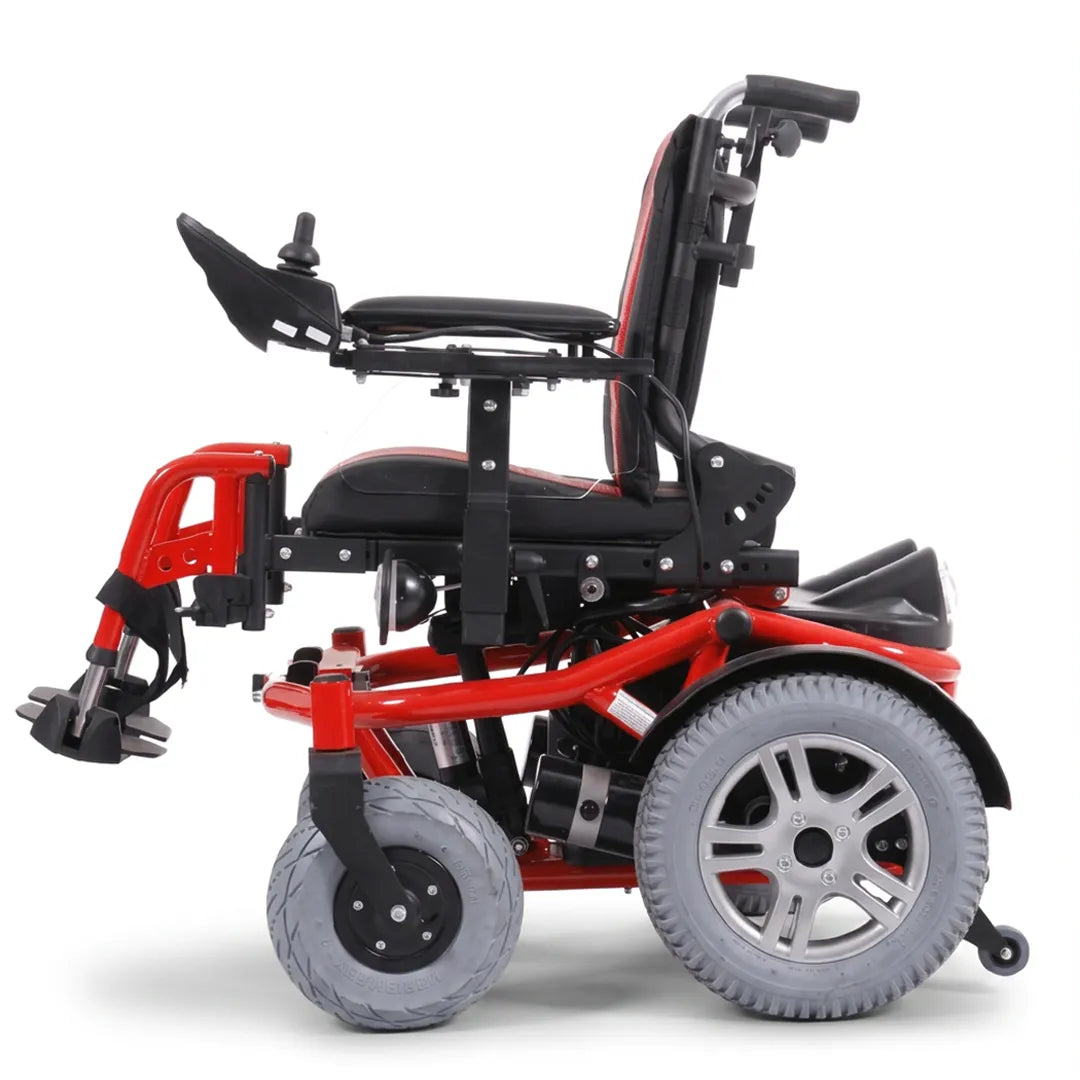 Silla de ruedas eléctrica infantil superando pequeños bordillos para paseos al aire libre sin esfuerzo dortomedical