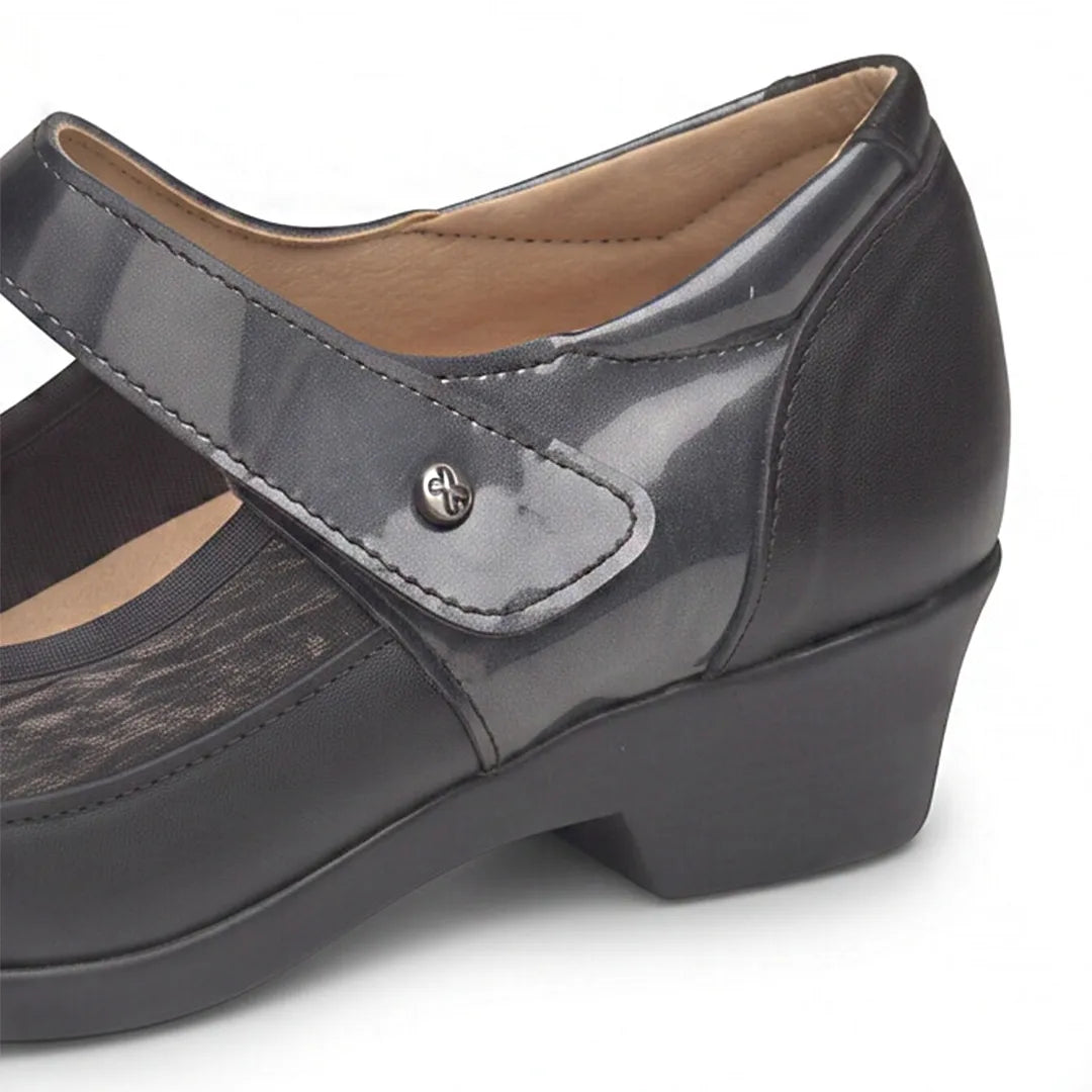 Detalle del zapato ortopédico para mujer de Calzamedi fabricado con cuero de calidad al mejor precio dortomedical