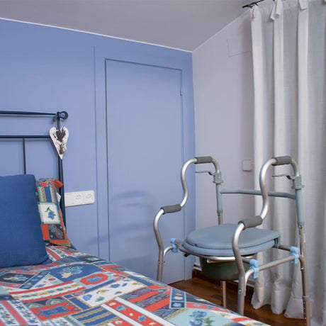 Andador con Inodoro Plegable 2 en 1