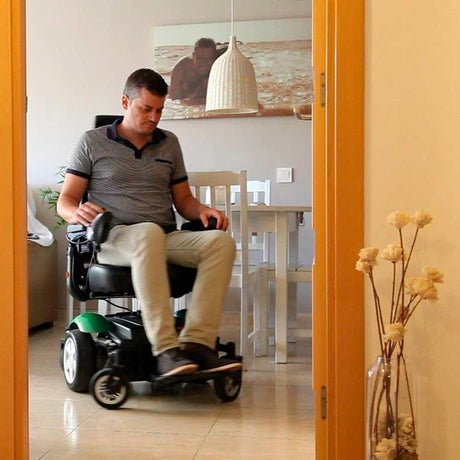 Silla de Ruedas Eléctrica Superestrecha y COMPACTA R300