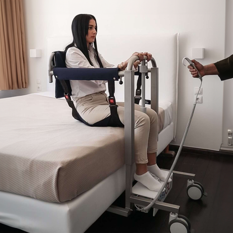 Grua - Cadeira para Transferência de Doentes Elétrica e Dobrável EASY GO