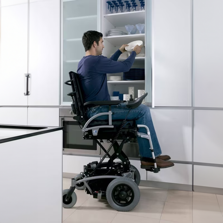 Cadeira de Rodas Elétrica com Elevação NAVIX Tração Dianteira