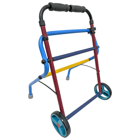 Andador infantil plegable compacta; su mecanismo sencillo ocupa el mínimo espacio, facilitando el transporte en maleteros de coche o guardarlo en casa dortomedical