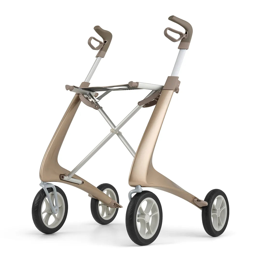 Andador ligero con empuñaduras ergonómicas diseñadas para favorecer una postura erguida y reducir la tensión lumbar al caminar dortomedical