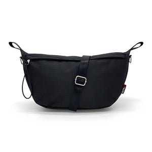 Bolsa pequeña para andador sobre fondo blanco