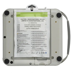 Parte trasera del desfibrilador iPAD CU-SPR que muestra el compartimento para los electrodos universales preconectados, válidos tanto para adultos como para niños dortomedical