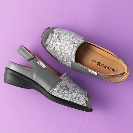 Sapatos abertos femininos Calzamedi