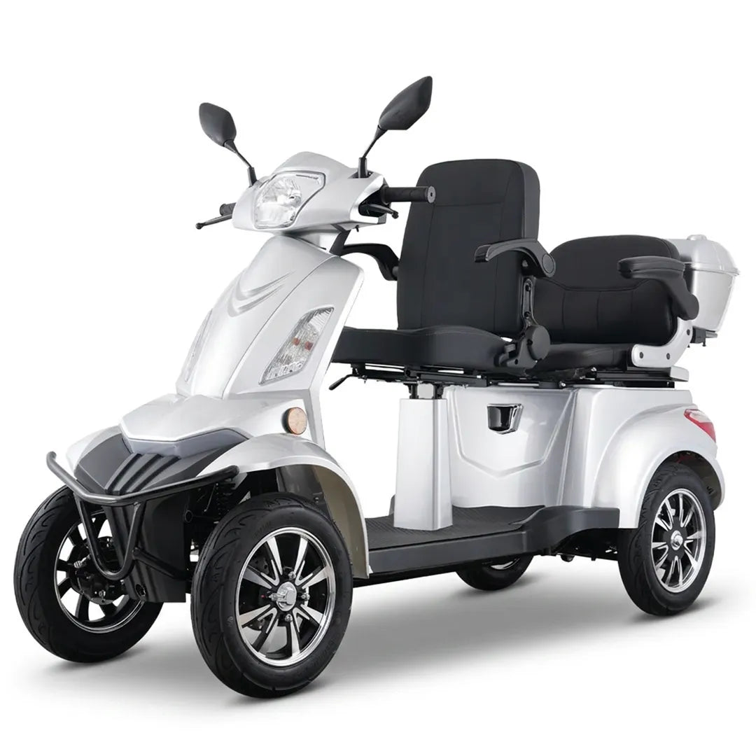 Modelo blanco del scooter eléctrico con doble asiento que incluye retrovisores para una mejor visión durante el camino dortomedical