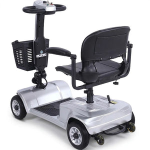 Vista posterior de scooter plata destacando el parachoques trasero y las ruedas antivuelco macizas para estabilidad dortomedical