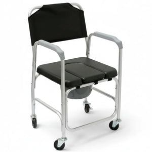 Primer plano de la silla para ducha con inodoro segura para personas mayores dortomedical