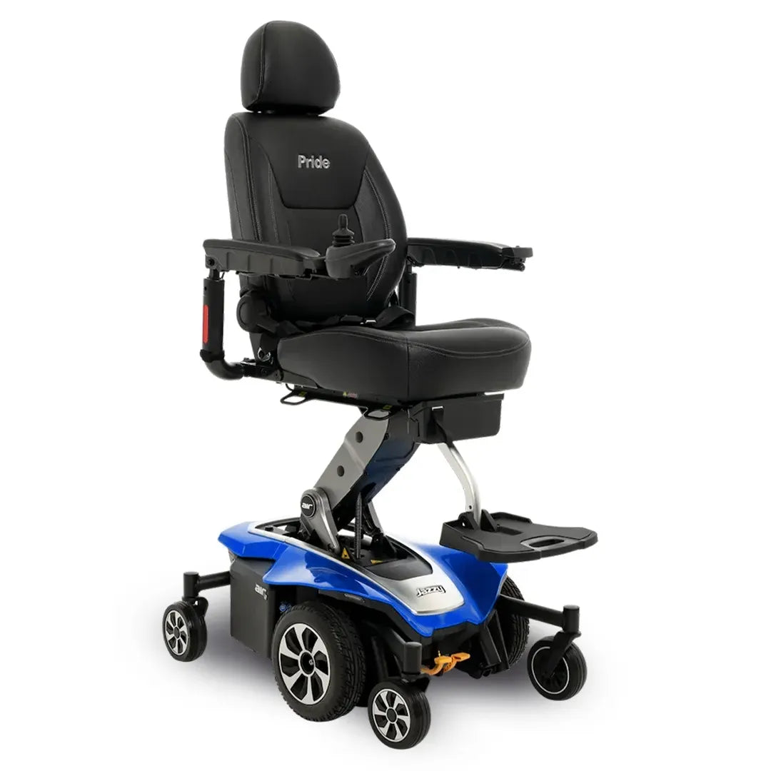 Silla de ruedas eléctrica con reposapiés regulable e inserto de goma para mejorar la postura y el confort dortomedical