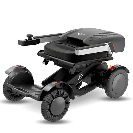 Silla motorizada XSTO M4 con asiento elevable que cambia la perspectiva de movilidad del usuario dortomedical