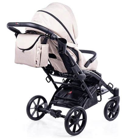 Vista trasera de la silla postural infantil MEWA PRO reclinable con máxima seguridad y comodidad para niños dortomedical