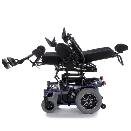 Vista plegada de la silla de ruedas eléctrica con joystick ajustable para una conducción precisa dortomedical