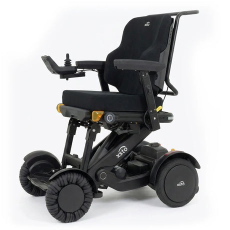 Silla de ruedas eléctrica M4PRO equipada con tecnología Smart Balance para mantener el equilibrio en rampas dortomedical
