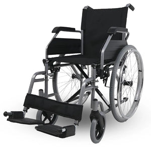 Silla de ruedas con reposapiés abatibles, desmontables y regulables en altura para mayor confort de Dortomedical.